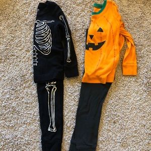 2 pairs 3T Halloween old navy jammies